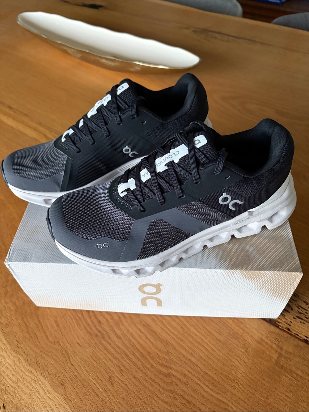 On Running Cloudrunner - Men’s Size 7 - Picture 5 of 6
